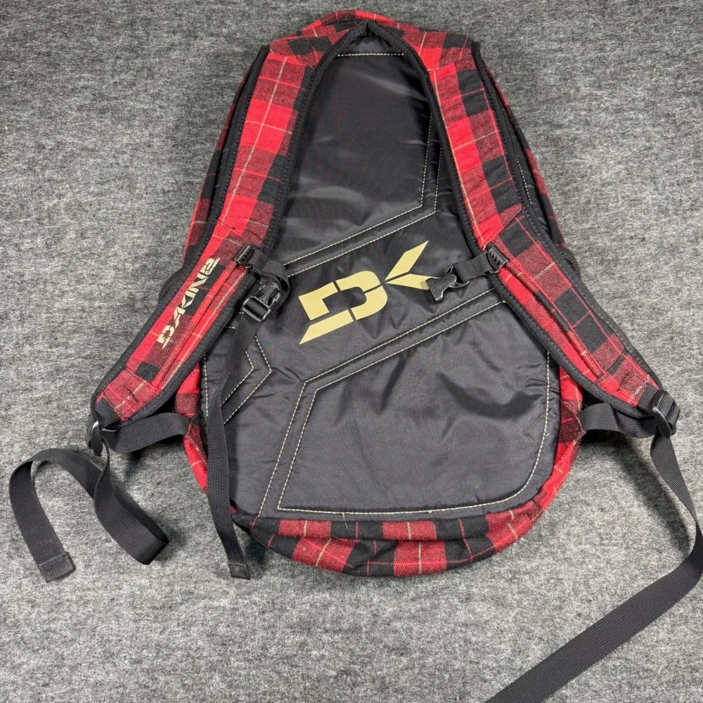 Dakine Red Black Plaid Backpack Laptop Sleeve Sternum Strap Skater Daypack